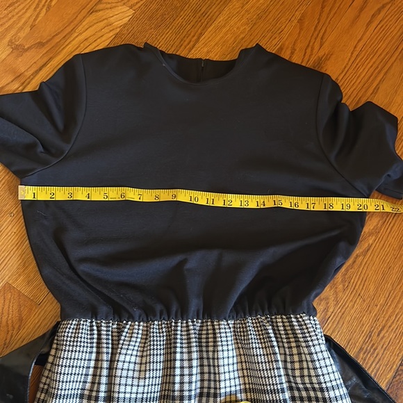 Serbin short sleeve black & white houndstooth print dress with matching jacket. - Picture 8 of 11